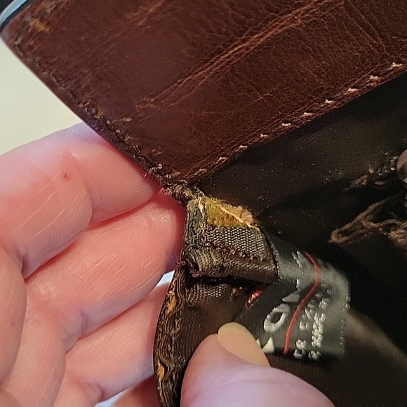 Wilson's vintage Italian leather crossbody bag - Picture 8 of 8